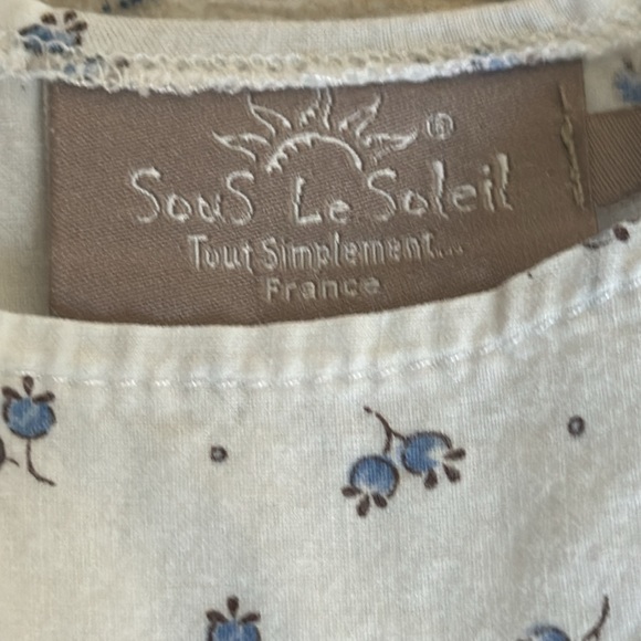 White and blue floral dress from France - Picture 2 of 3